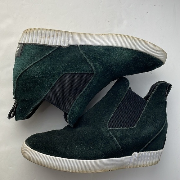 Sorel Out N About Slip On Wedge Boots - Picture 7 of 9